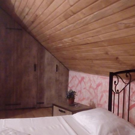 Hotel Isani Tbilisi Værelse billede