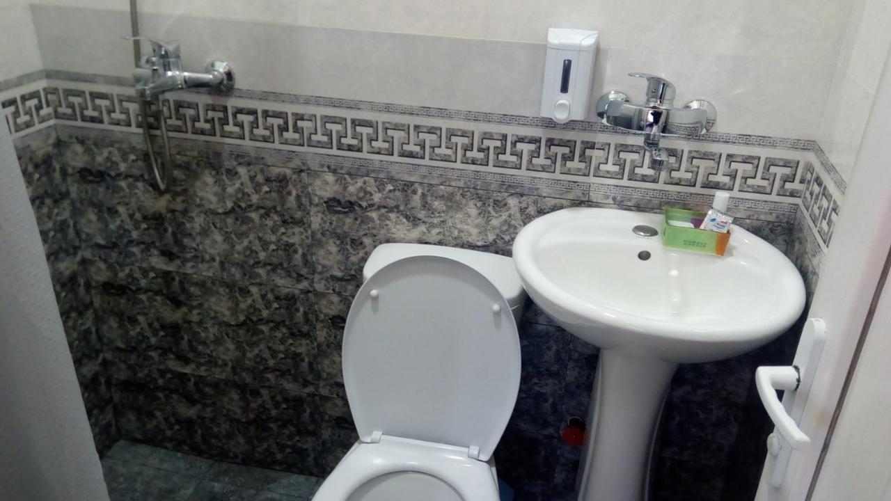 Hotel Isani Tbilisi Eksteriør billede