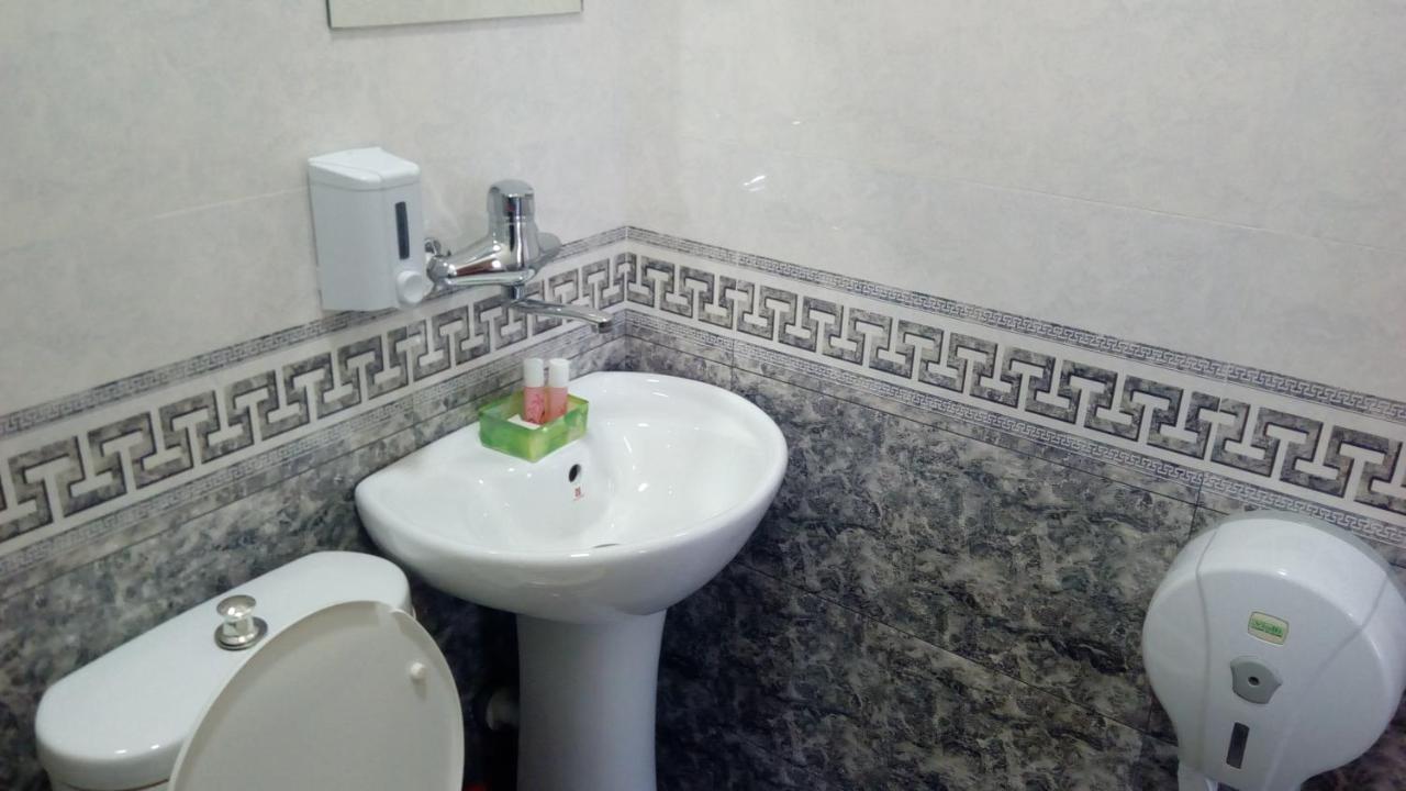 Hotel Isani Tbilisi Eksteriør billede