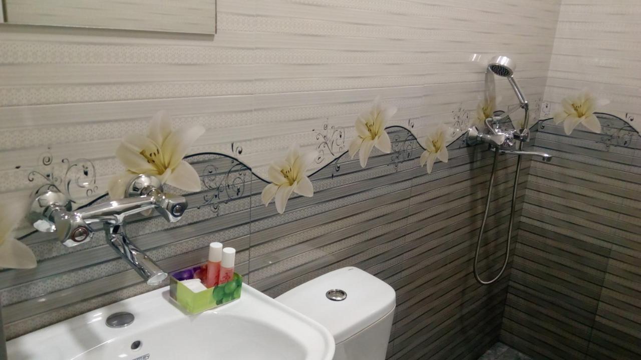 Hotel Isani Tbilisi Eksteriør billede