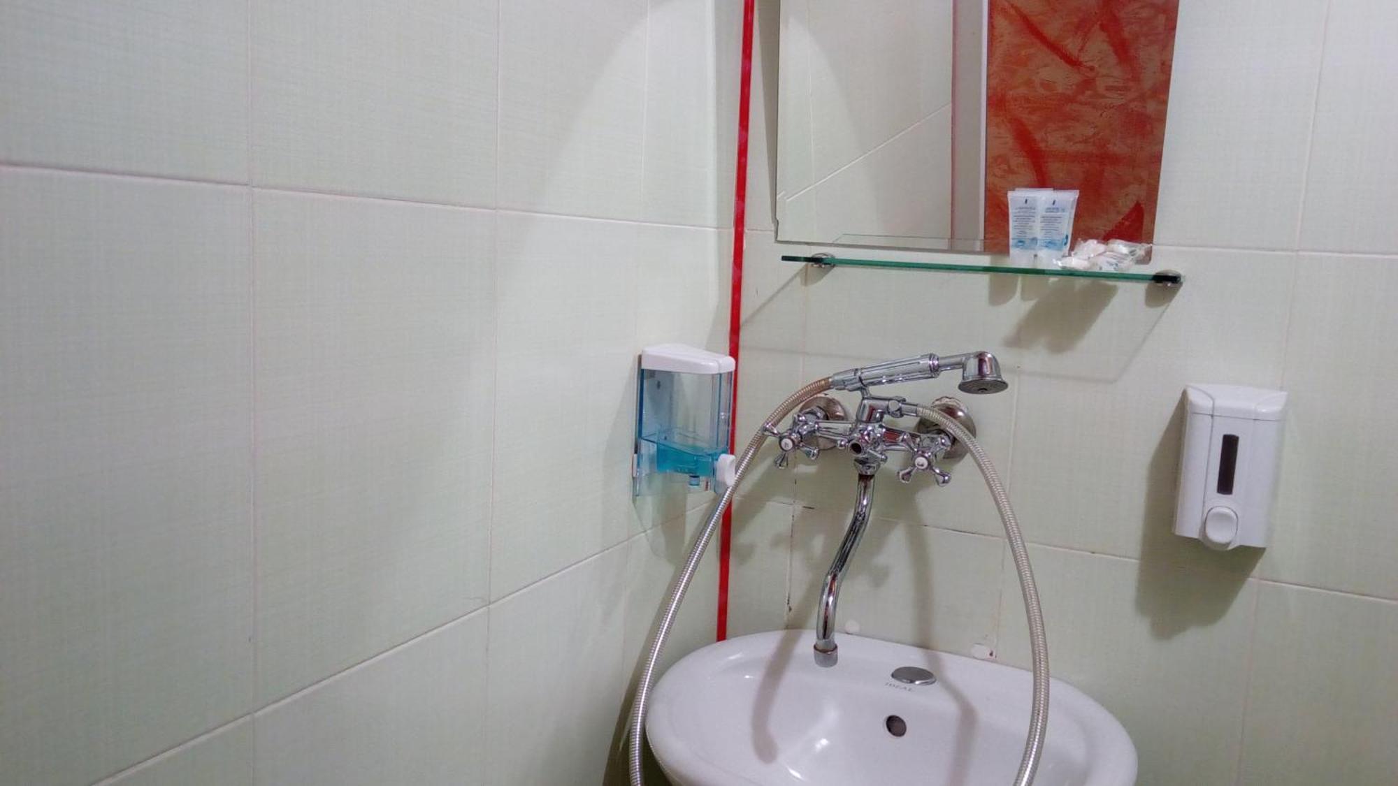 Hotel Isani Tbilisi Værelse billede