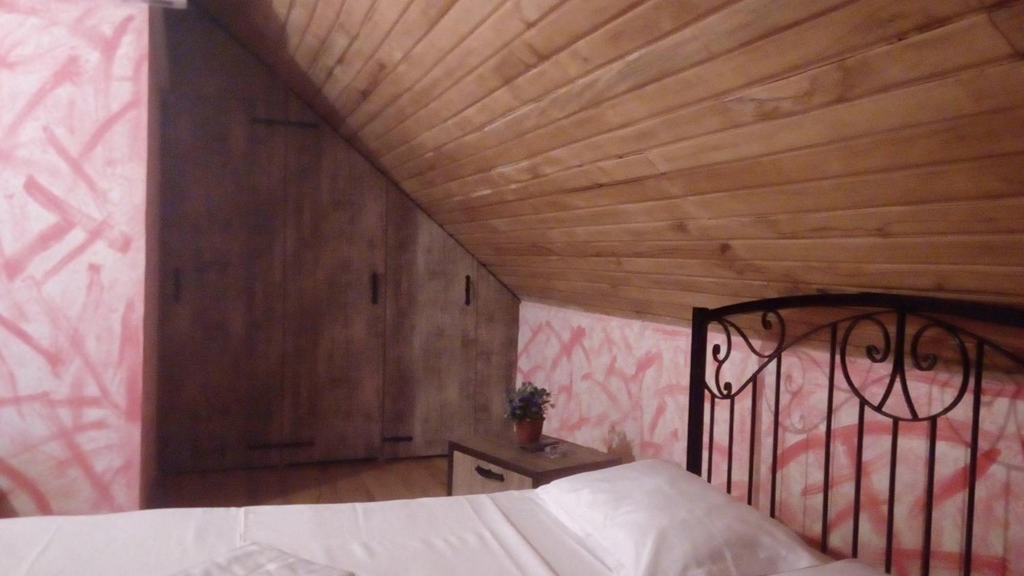 Hotel Isani Tbilisi Værelse billede