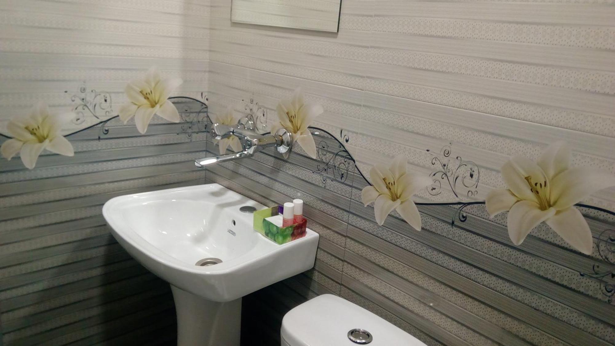 Hotel Isani Tbilisi Værelse billede