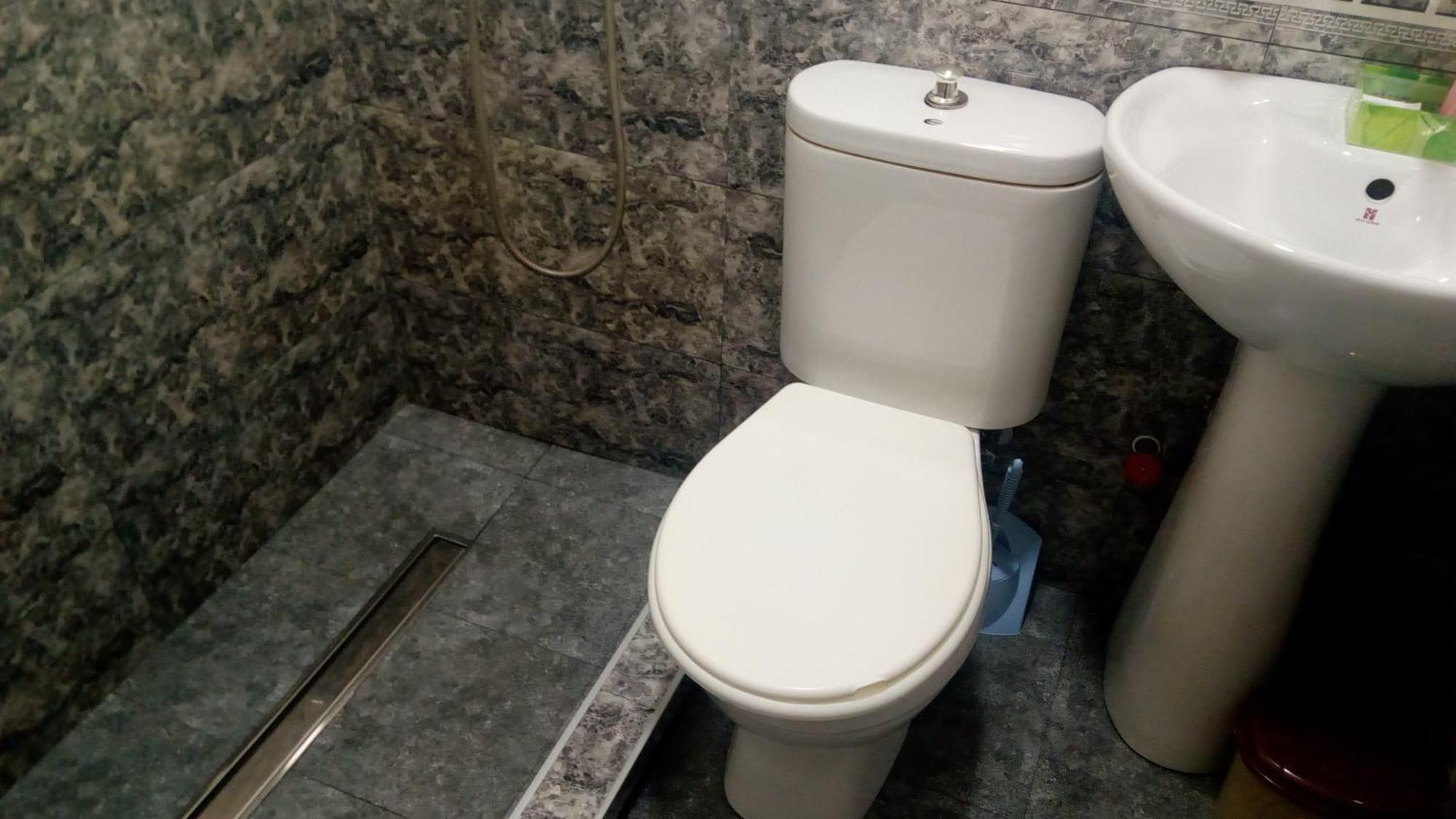 Hotel Isani Tbilisi Værelse billede