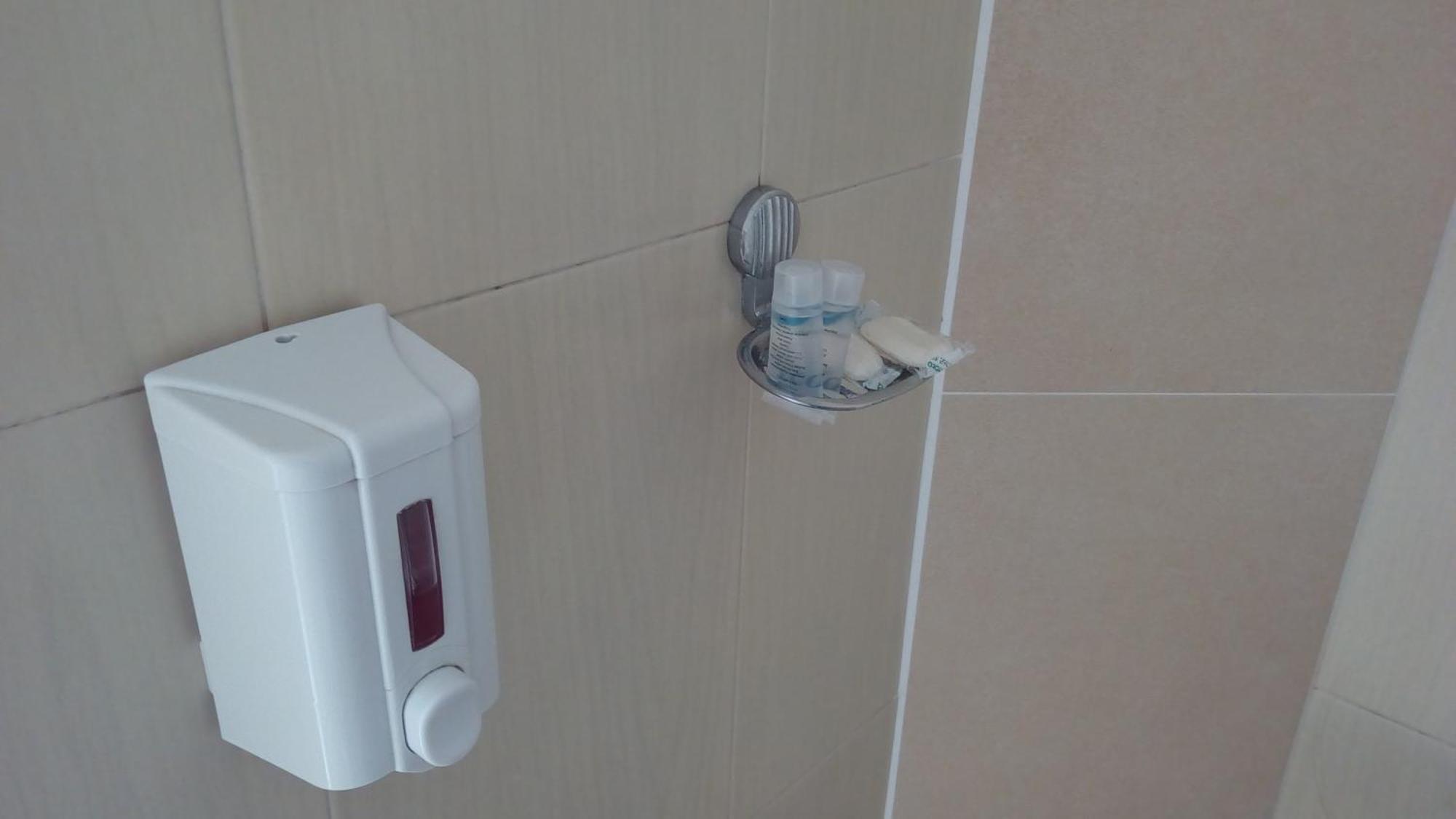 Hotel Isani Tbilisi Værelse billede